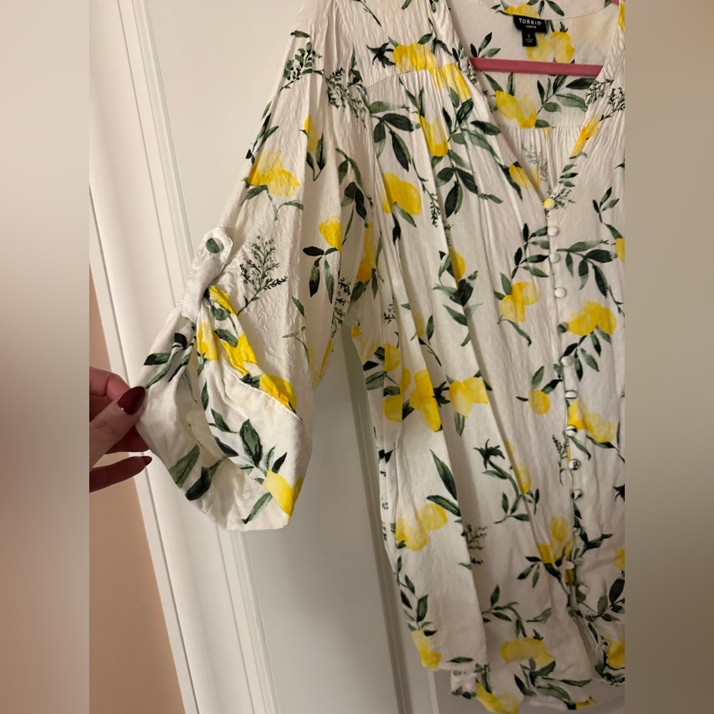 Torrid Top - Picture 2 of 6